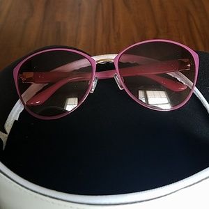 Jessica Simpson sunglasses